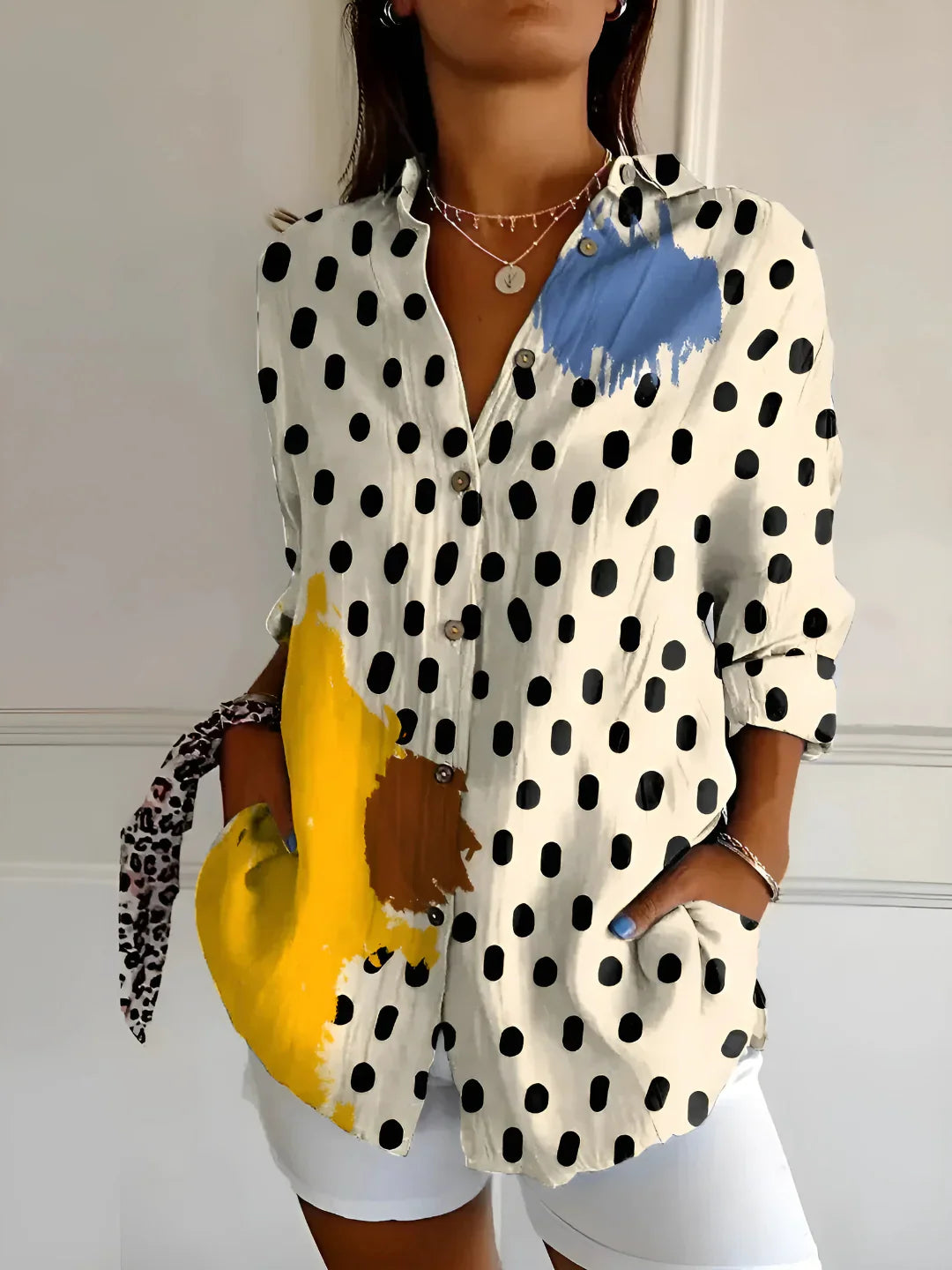 Luxe Regina™ – Blouse with Floral Wave Pattern