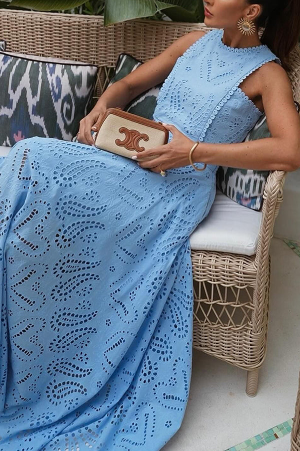 Boho set with broderie anglaise, cropped top, and pockets