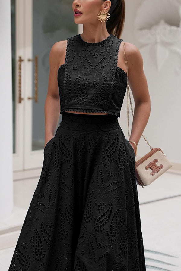 Boho set with broderie anglaise, cropped top, and pockets