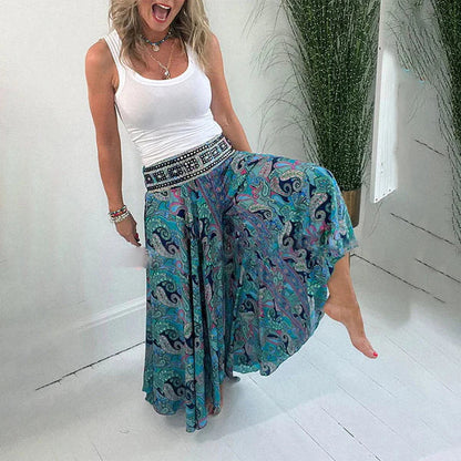 Capri – Flowing Pants with Elastic Waist and Bohemian Print